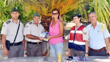 Jandarma, Tuğba Özay'a 'Komşu Kollama Projesi'ni Anlattı