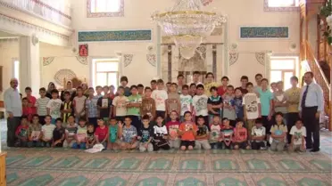 İl Müftüsü Öztürk, Kur'an Kursu Öğrencilerini Ziyaret Etti