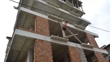 3. Kattan Düşen İşçi Hayatını Kaybetti