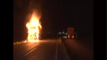 Konya-Adana Karayolunda Kamyon Yandı, Sürücü Canını Zor Kurtardı