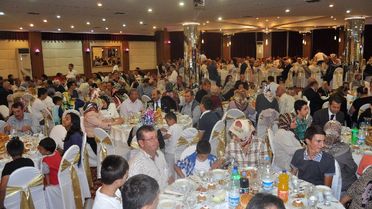 Vali Tuna Şehit ve Gazi Yakınlarıyla İftarda Bir Araya Geldi