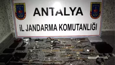 Hırsızlık Zanlıları Tutuklandı
