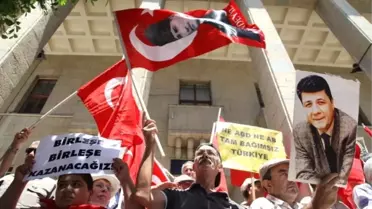 Adana'da Ergenekon Protestosu
