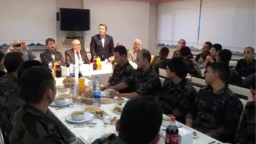 AK Parti Milletvekili Feramuz Üstün, Özel Harekat Polisleri'nin İftarına Konuk Oldu