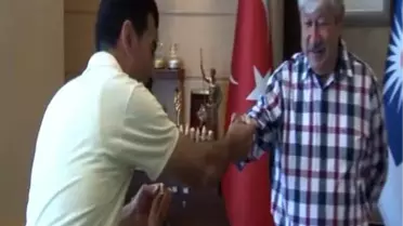 Antalya Memurlar Simitlerini Başkan Akaydın'la Paylaştı