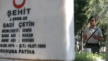 Bayram Öncesi Şehitliklerde Gözyaşı ve Dua Vardı