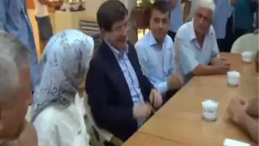 Bakan Davutoğlu'na Bayram Harçlığı Desteği