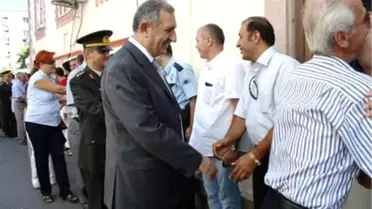 Ayvalık'ta Şeker Gibi Bayramlaşma
