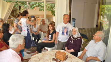 Mustafa Balbay'ın Anne ve Babasına Ziyaret