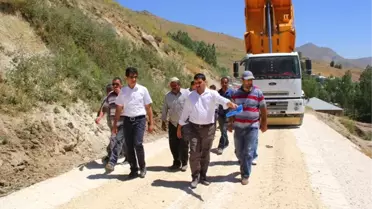 2013 Yılı Köy Yolu Asfalt Kaplama Çalışmaları Devam Ediyor