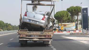 Otomobil Tır'ın Altına Girdi: 3 Ölü, 3 Yaralı
