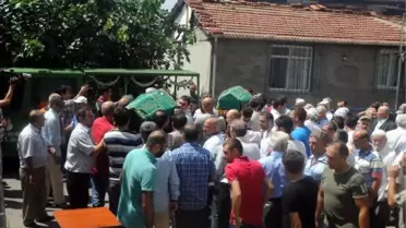 Eş Kurbanı Kadın ve Annesi Toprağa Verildi