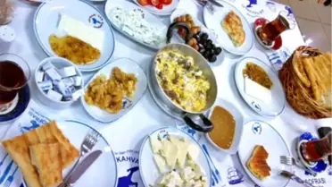 Van Kahvaltısı Sahile İndi