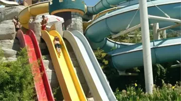 Aşırı Sıcaklardan Bunalan Vatandaşlar Aquaparkları Dolduruyor