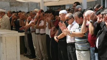 Mısır'daki Katliama Tepki Gösterileri