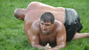 Dursunbey Yağlı Güreşleri'nde Başpehlivan Ahmet Kavakçı Oldu