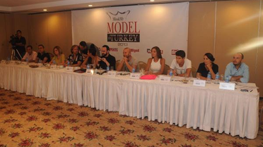 Modeller, Final İçin Podyuma Çıktı