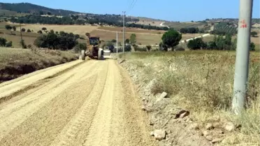 Salihli'de Yol Yapım Çalışmaları Devam Ediyor