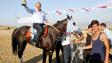 Taşköprü'de At Yarışı