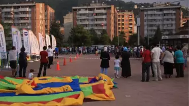 Formula 1 Gibi Bilyeli Araba Yarışı