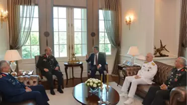 Komutanlardan Cumhurbaşkanı Gül'e Veda Ziyareti