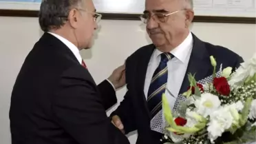 En Yaşlı Dekandan Görevi Devraldı