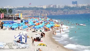 Antalya'da Sıcak Hava Bunalttı