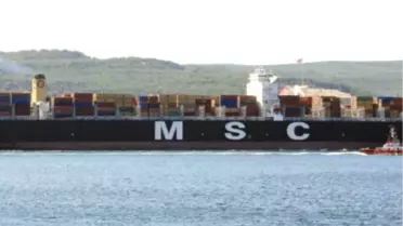 Dev Konteyner Gemisi, Çanakkale Boğazı'ndan Geçti