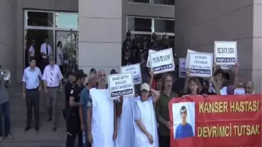 Adliye Önündeki Eyleme Polis Müdahalesi