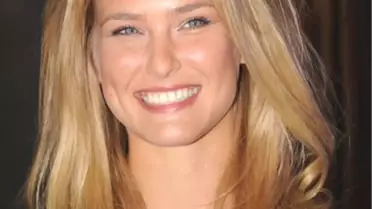 Bar Refaeli Melek Olacak