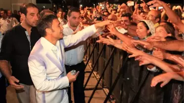 Karabağlar İzzet Yıldızhan ile Coştu