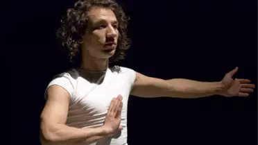 Taksim'de 'Durdu' Ödüllere Koştu: Duran Adam Saharov 2013 Aday Adayı!