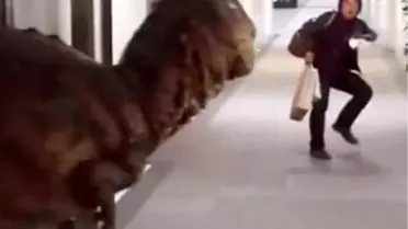 Japonya'da Yapılan Dinazor Şakası Korkuttu