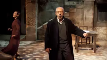 Dostlar Tiyatrosu ile 4 Gün Üst Üste 'Yaşamaya Dair'