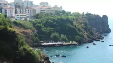 Antalya'nın Falezlerinde Korkutan Tablo