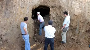 Samsun'da 2 Bin 300 Yıllık Mezar Odaları Bulundu