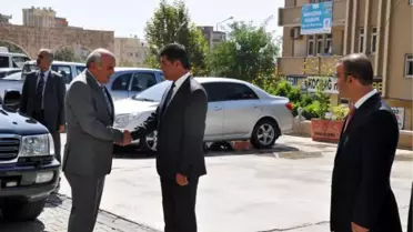 Şırnak Valisi İpek, BDP'li Belediyeyi Ziyaret Etti