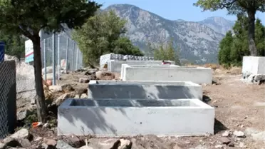 Kimsesizlerin Mezarları Onarıldı