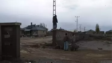 Çaldıran Belediyesi Okul Bahçelerini Düzenliyor