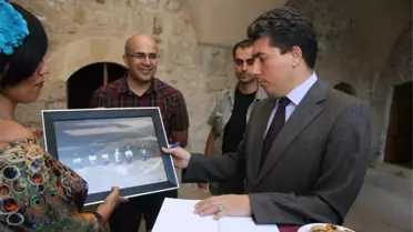 Ressam Toprak Mardin'de Resim Sergisi Açtı