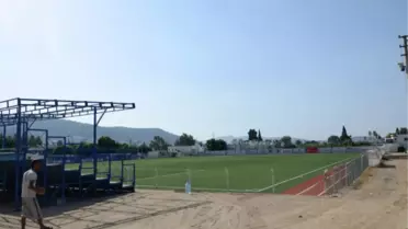 Tribünler Düzenleniyor