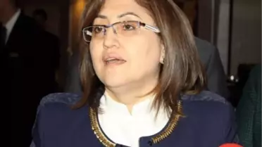 Aile ve Sosyal Politikalar Bakanı Şahin, Paris'te