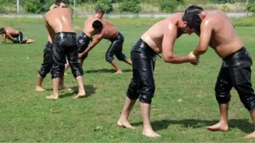 Yağlı Güreş 'Üvey Evlat' Muamelesi Görüyor