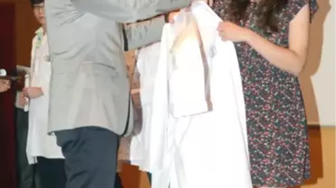 Hekim Adayları Beyaz Gömleklerini Giydi