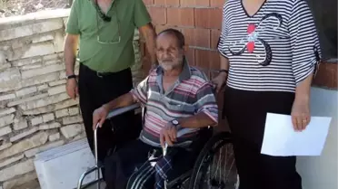 Pazarcı Çiftten Tekerlekli Sandalye Hediyesi