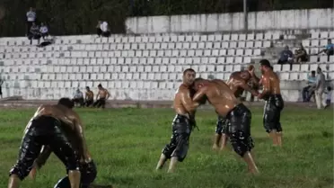 Karamürsel'de Başpehlivan İsmail Balaban Oldu