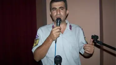 Besni'de Jandarma ve Emniyet'ten Okul Servis Sürücülerine Seminer Verildi
