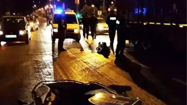 Kaza Yapan Motosiklet Sürücüsünü Ezilmekten Polis Kurtardı
