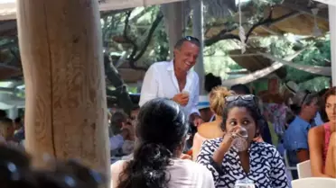 Cem Uzan, Saınt Tropez'de Tatildei