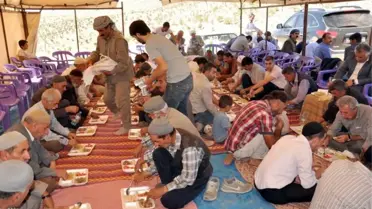 Başkan Sadak Köy Ziyafetine Katıldı